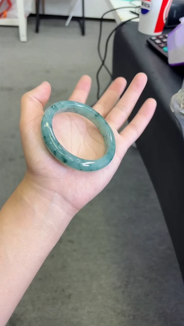 未镶嵌手镯翡翠快*y手镯