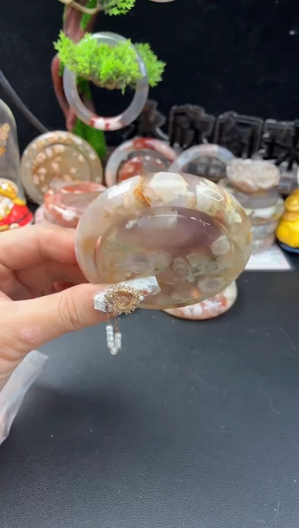 未镶嵌手镯（圆镯）石英质玉57