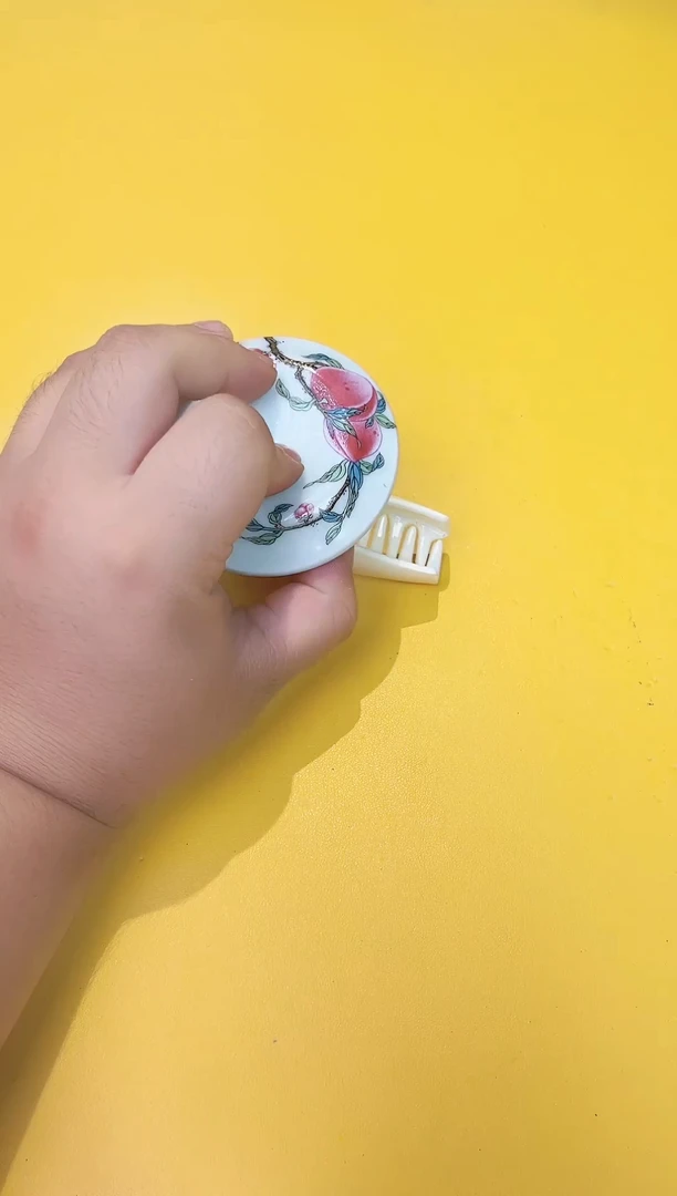 瓷片抓夹白