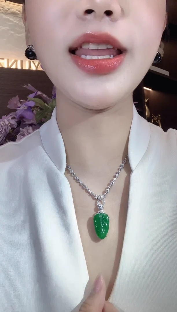 吊坠(不含链)18K金镶嵌翡翠A59