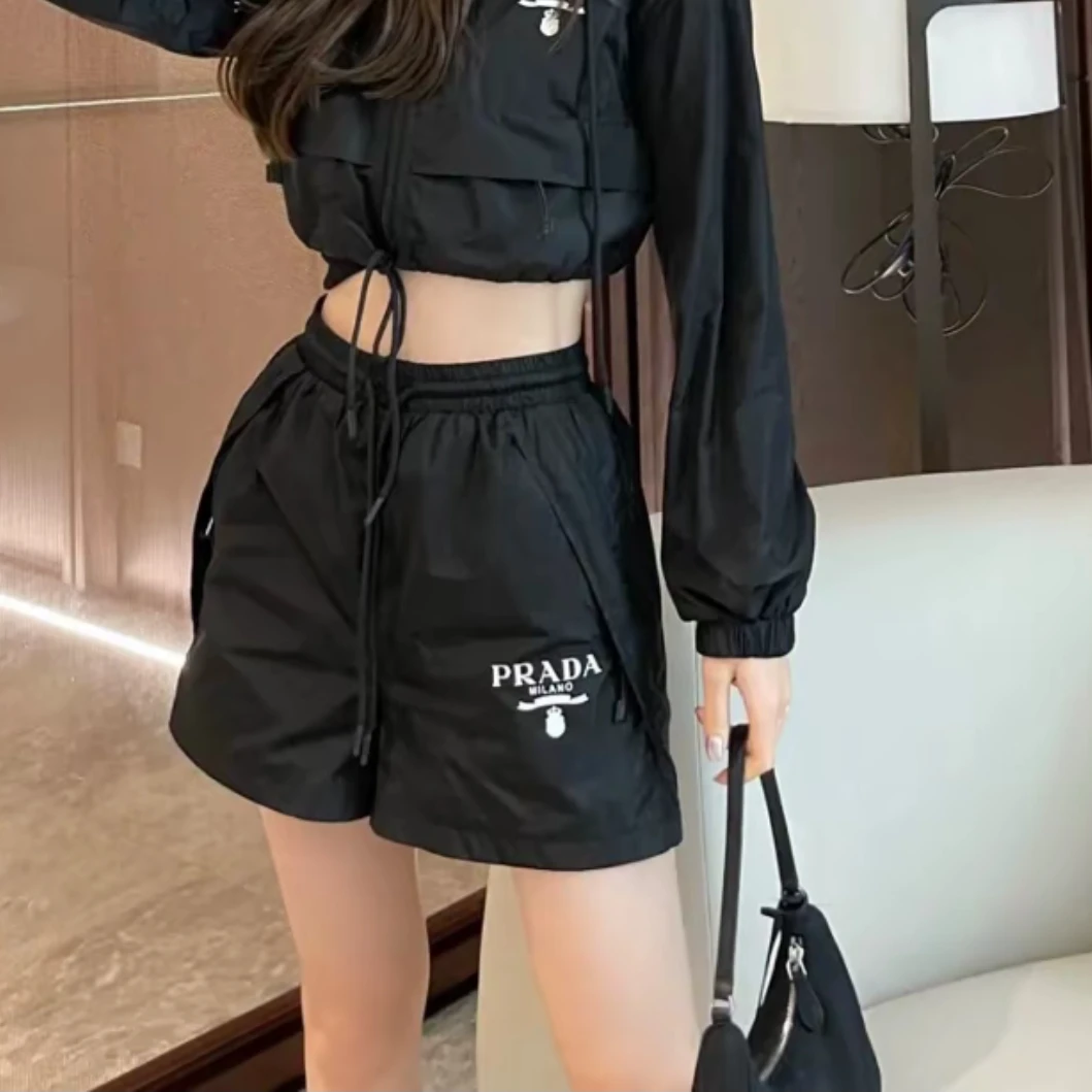 未使用 Prada/普拉达 字母印花休闲短裤 女款 黑色/38