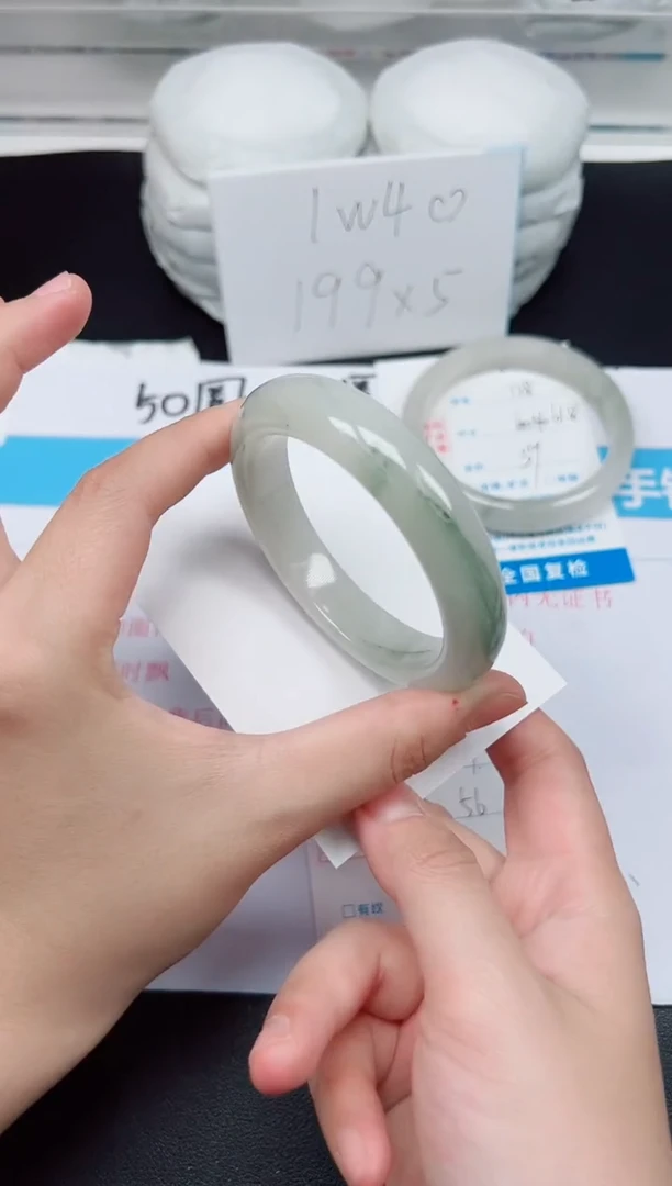 【闪购商品】石英质玉手镯未镶嵌G129-56