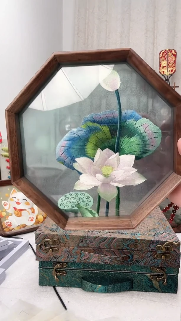 扇子苏绣作品手工摆台