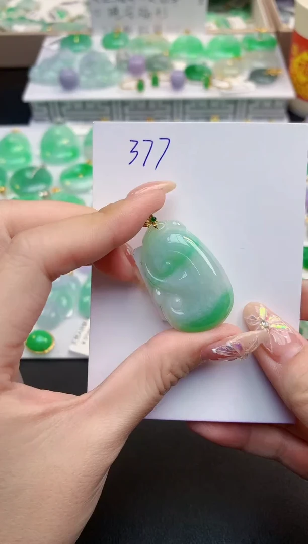 颈饰18K金镶嵌翡翠天然缅甸A货翡翠