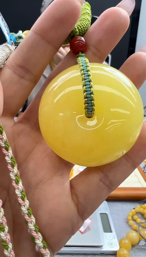 【闪购商品】琥珀颈饰未镶嵌988秒拍号