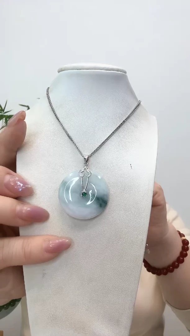【闪购商品】翡翠吊坠(赠链)银S925镶嵌大平安扣