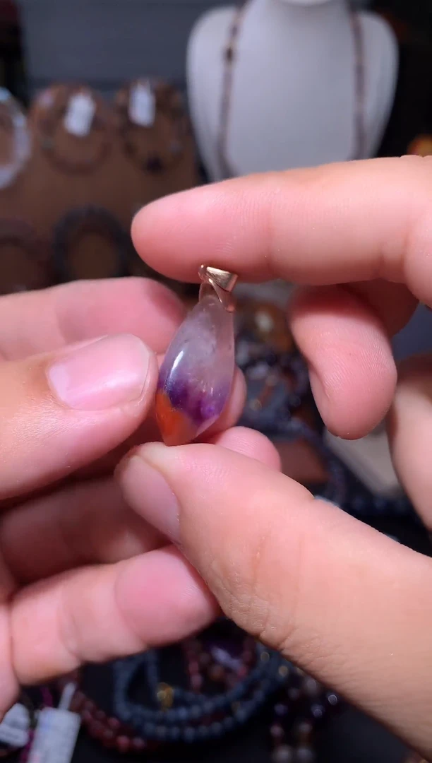 未镶嵌珠宝半成品水晶极光吊坠，微瑕