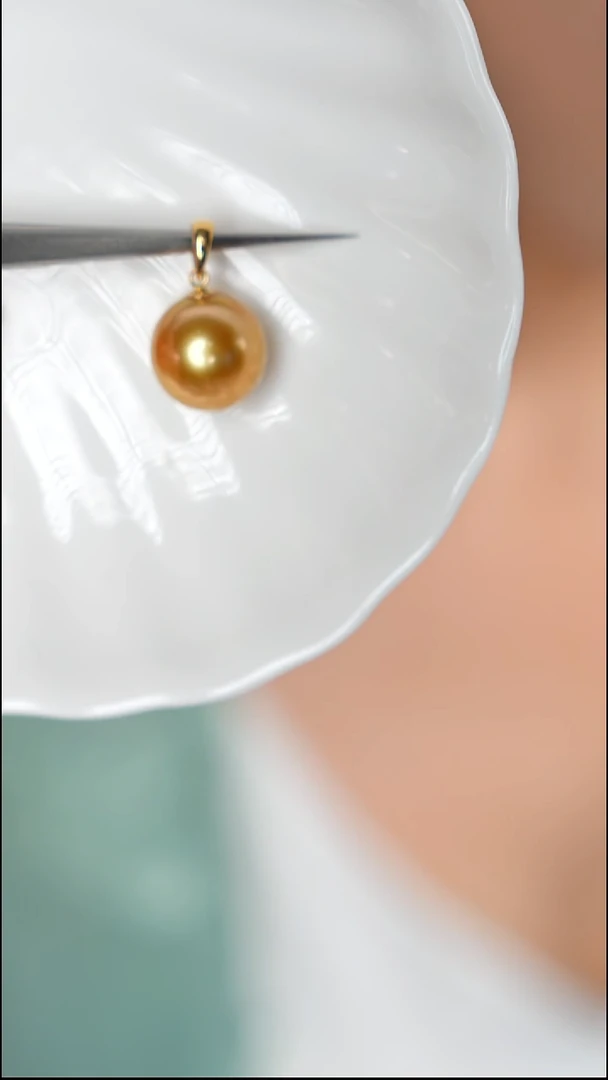 18K金镶嵌吊坠(赠链)海水珍珠金珠瓜子扣吊坠13-14mm