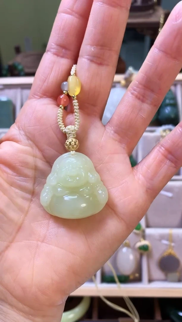和田玉未镶嵌颈饰吊坠