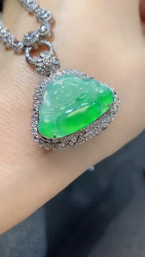 【闪购商品】翡翠吊坠(不含链)18K金镶嵌C33