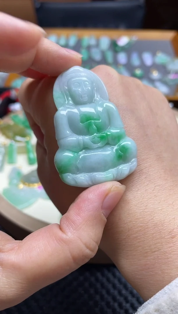 【闪购商品】翡翠颈饰未镶嵌观音