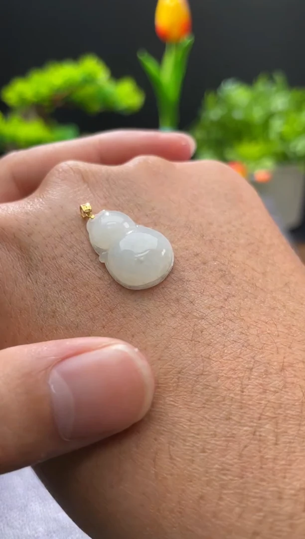 吊坠(不含链)18K金镶嵌翡翠葫芦