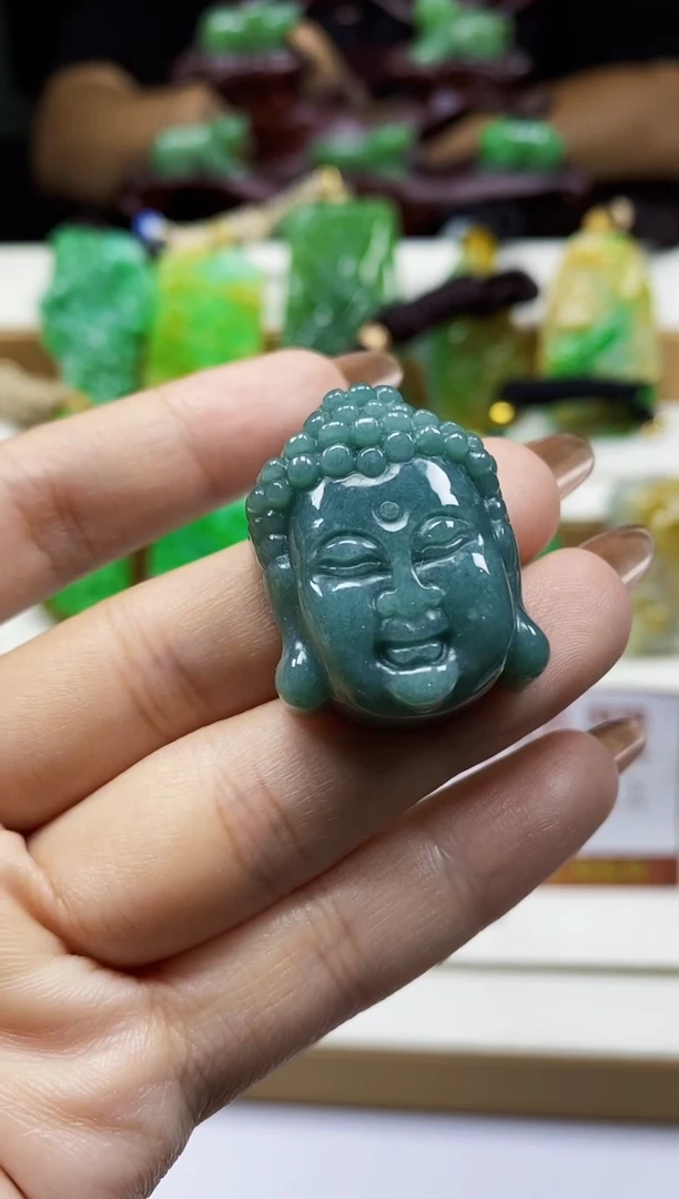 颈饰未镶嵌翡翠1