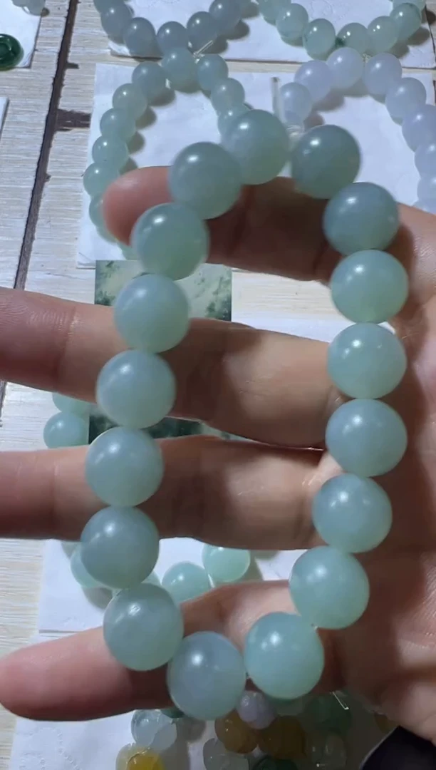 未镶嵌定制翡翠手串