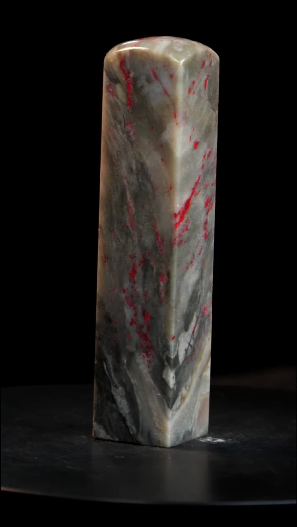 昌化石梅花牛角冻鸡血石