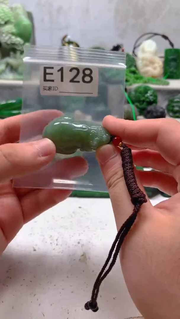 和田玉未镶嵌珠宝半成品1