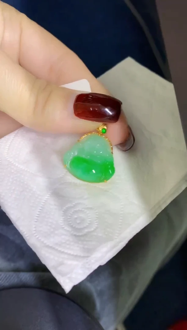 颈饰18K金镶嵌翡翠缅甸天然翡翠A货