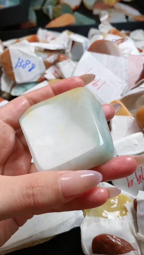 翡翠裸石翡翠挂件裸石