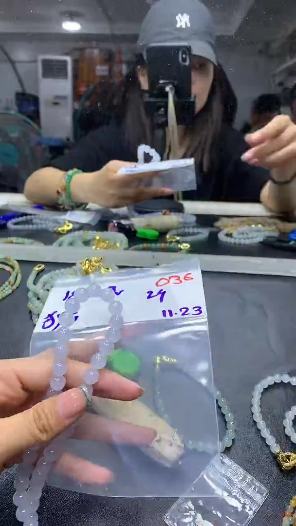 未镶嵌定制翡翠狮*座毛货需精细抛光多样性发一件散珠*2+1800元