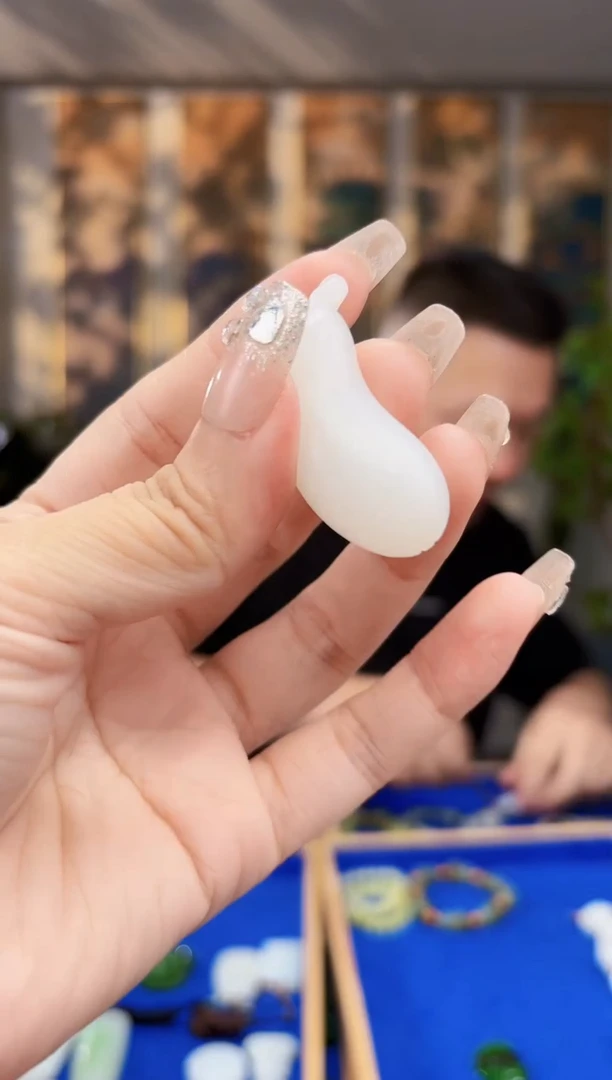 和田玉未镶嵌挂件拍一发一