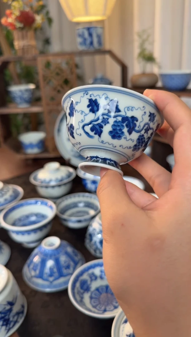 杯子瓷仿明葡萄高足杯