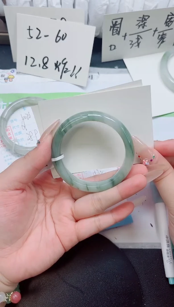 石英质玉手镯未镶嵌b277-圈口57.2