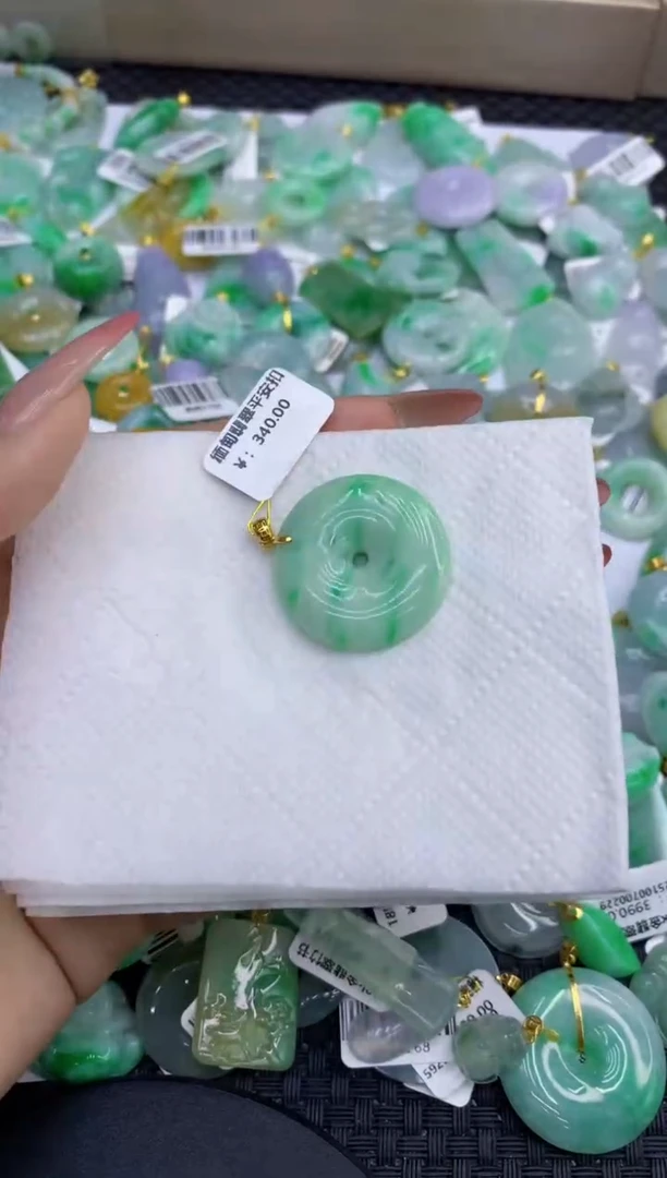 颈饰未镶嵌翡翠天然缅甸A货翡翠