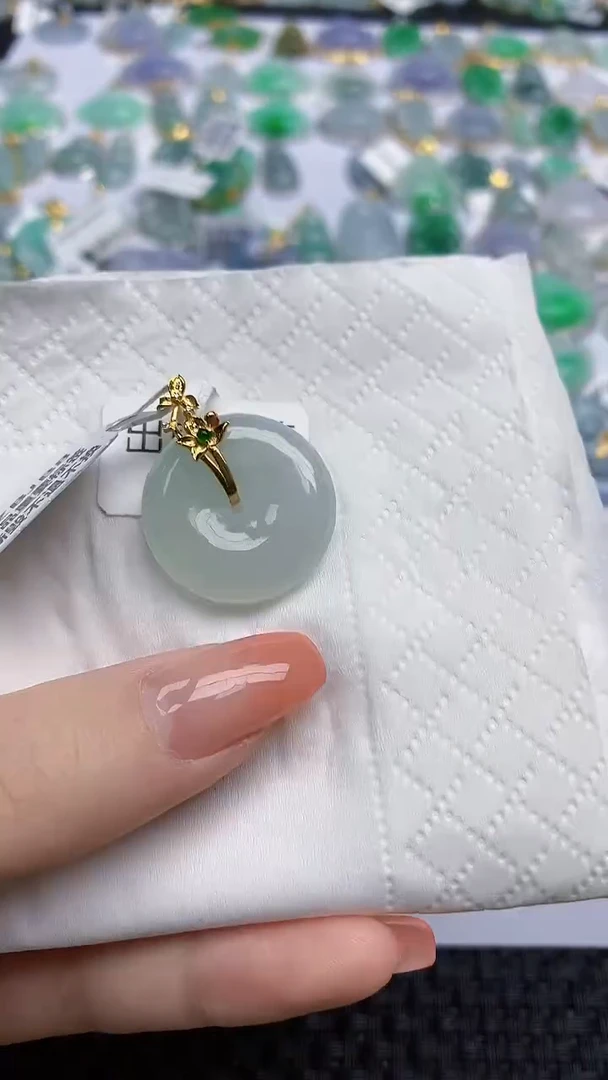 【闪购商品】翡翠颈饰18K金镶嵌天然翡翠A货