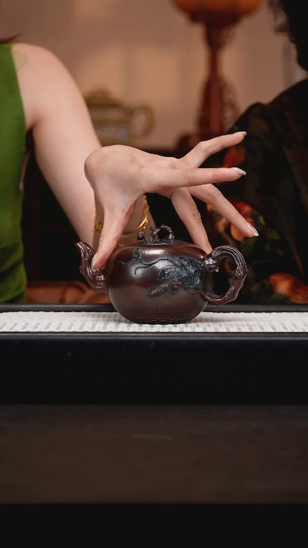 茶壶紫砂YLX102松鼠葡萄古乌泥320CC