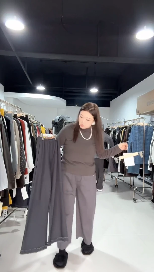 汾****装850···花边裤子·