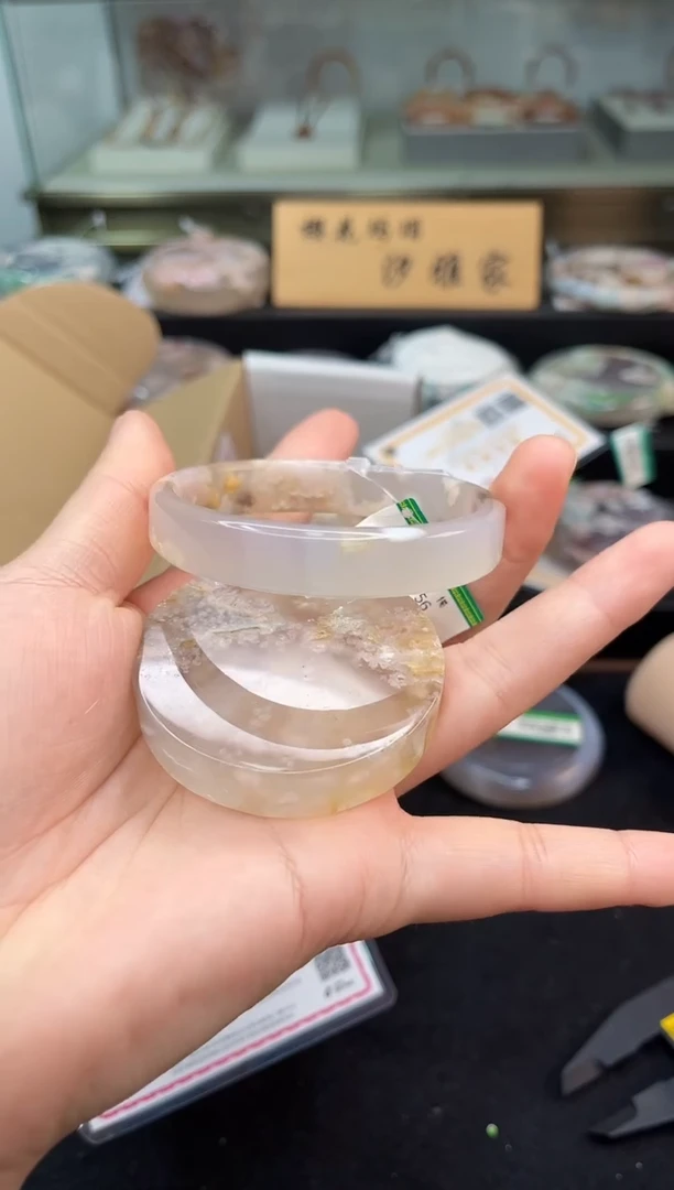 未镶嵌手镯石英质玉56圈口（不退不换）1888648