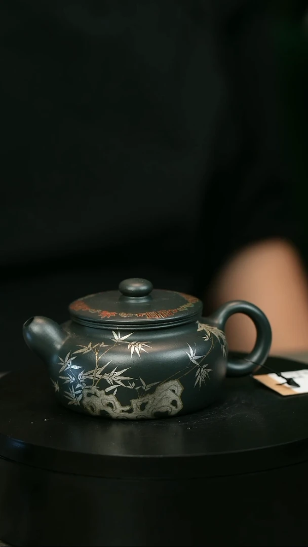 茶壶紫砂龙**下H2263余海燕墨绿描银道鸿