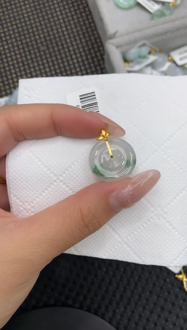 颈饰18K金镶嵌翡翠1111111111