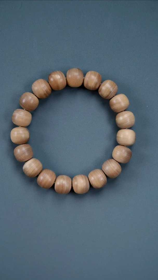 檀香木无事牌站****v印度迈索尔黑肉老山檀1213mm