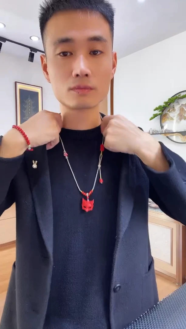 天然辰砂玉面狐狸遇见更耀眼的自己吊坠毛衣链