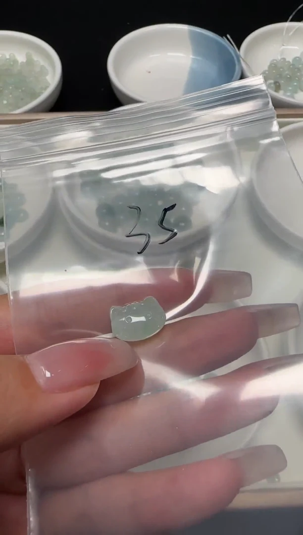 翡翠散珠天然缅甸翡翠法棍猫