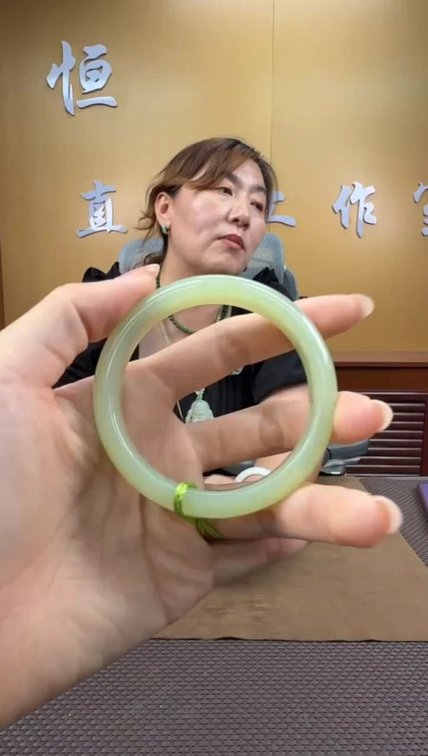 颈饰未镶嵌和田玉手镯55