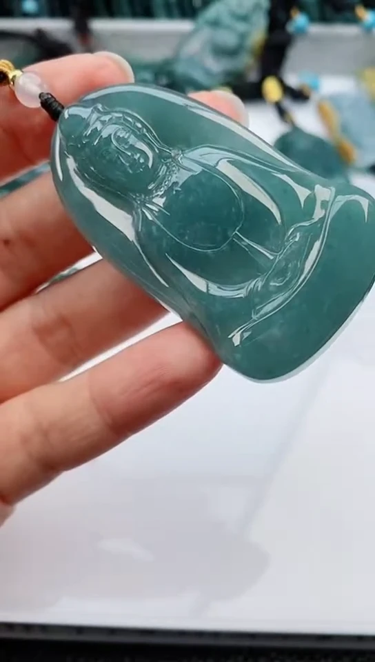 【闪购商品】翡翠颈饰未镶嵌