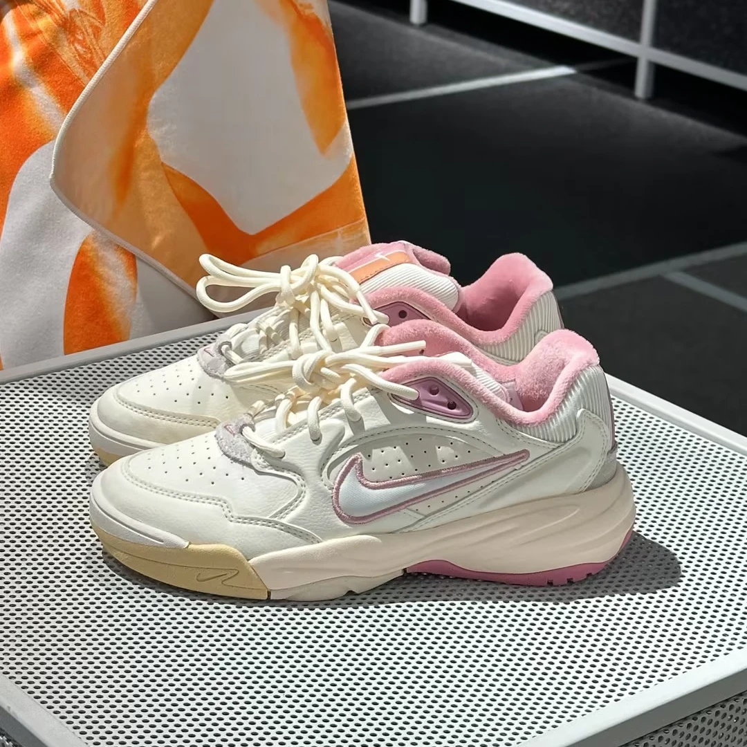 【耐克/跑者美学】Nike女子白粉舒适百搭低帮跑步鞋FV2485-104