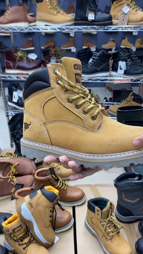 牛皮44码，牛头1 皮鞋码，工装靴 个别鞋面有胶印 默认瑕疵介意勿拍