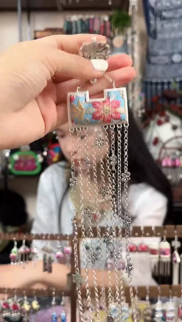 织绣民族风非遗老绣饰品547