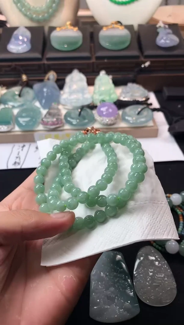 未镶嵌定制翡翠星****里  4083毛货不退不换