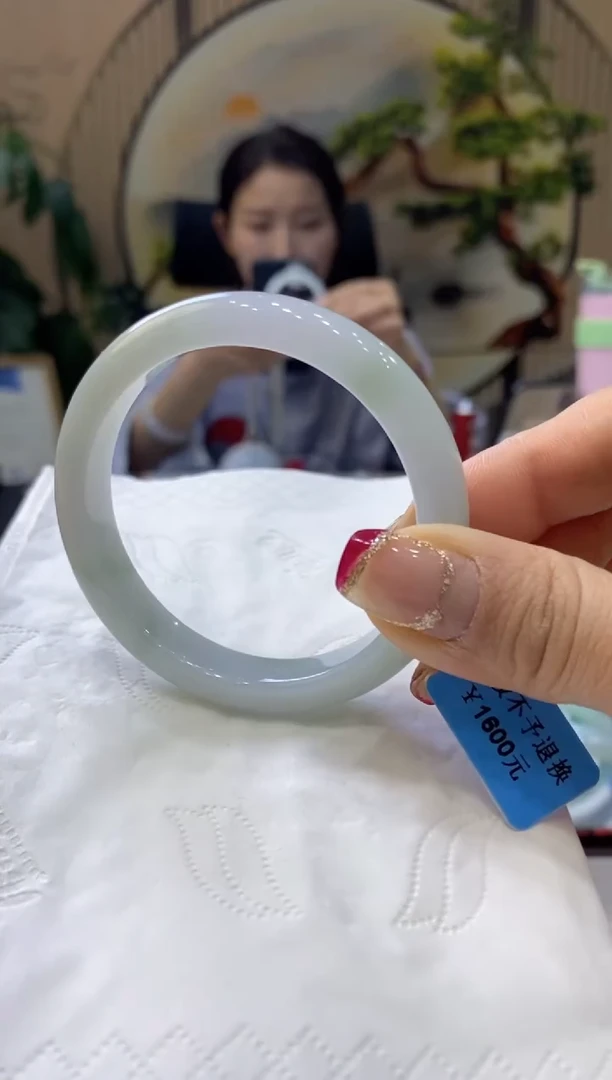 【闪购商品】翡翠手镯未镶嵌99903219