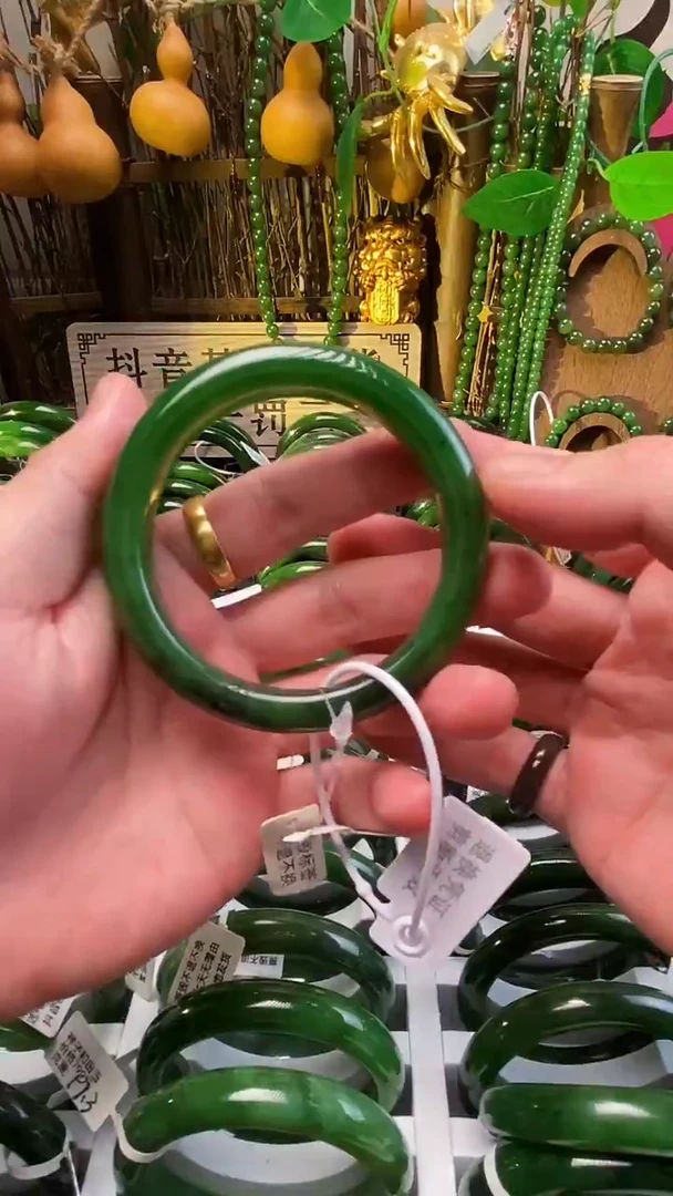 未镶嵌手镯和田玉（碧玉）俄罗斯碧玉手镯57.6