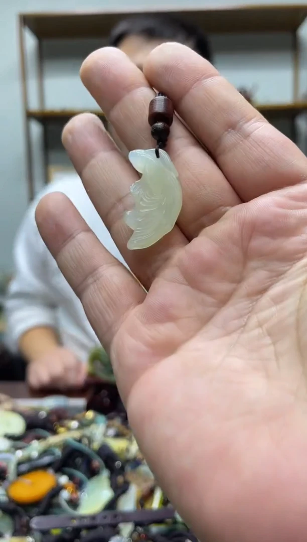 未镶嵌岫玉吊坠·