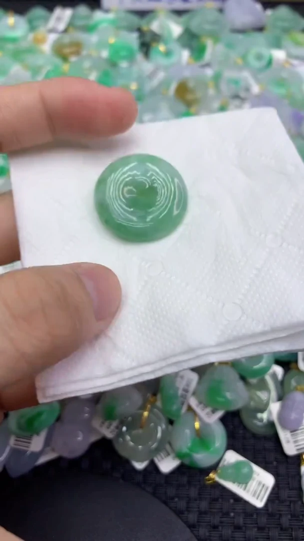 翡翠未镶嵌颈饰111111111