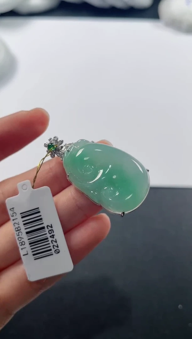 颈饰18K金镶嵌翡翠基地发货H 4034 如意