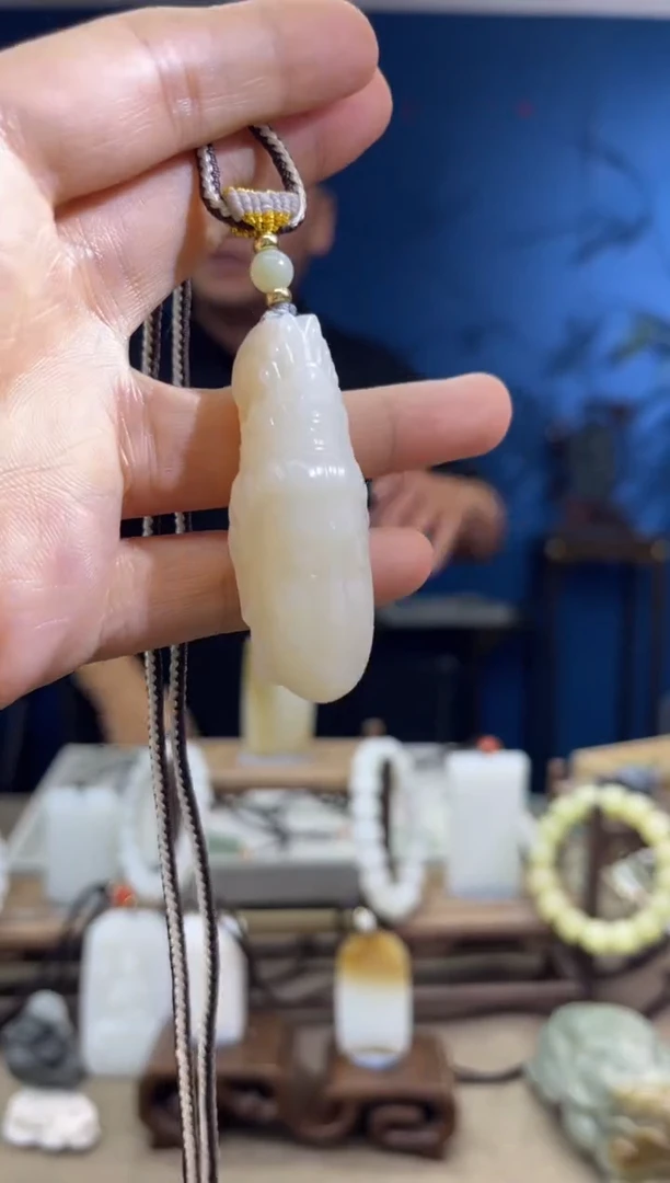 和田玉未镶嵌颈饰1