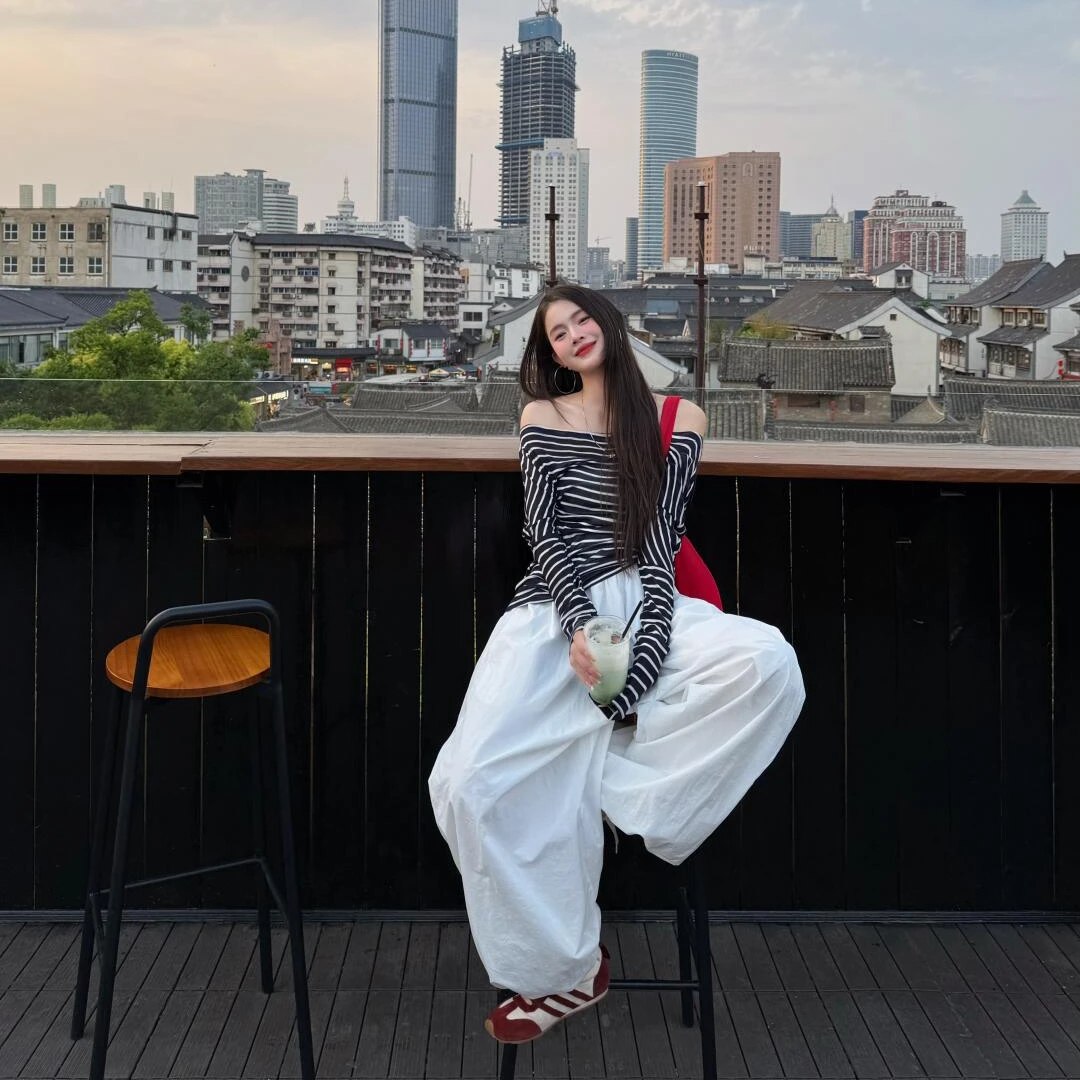 秋季新款气质时尚甜辣上衣气质休闲小众露肩上衣女生韩系ins衣服