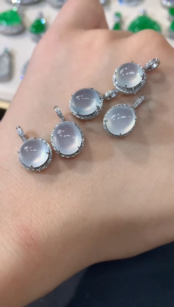 吊坠(不含链)18K金镶嵌翡翠W09|多样性发其一|1980